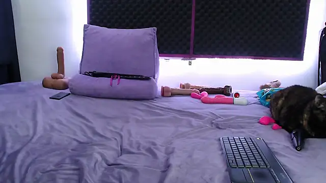 Snapshot of karlamoon23 chatting on October 2025 01:07:02 PM karlamoon23 online show from October 2025 01:07:02 PM