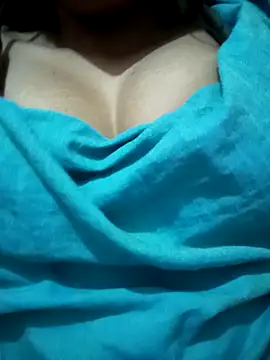 Snapshot of kaviyaponnu0987 chatting on February 2026 09:42:01 PM kaviyaponnu0987 online show from February 2026 09:42:01 PM