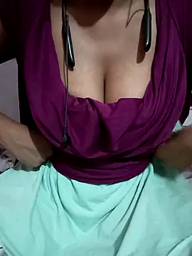 Snapshot of kaviyaponnu0987 chatting on March 2026 10:29:01 AM kaviyaponnu0987 online show from March 2026 10:29:01 AM