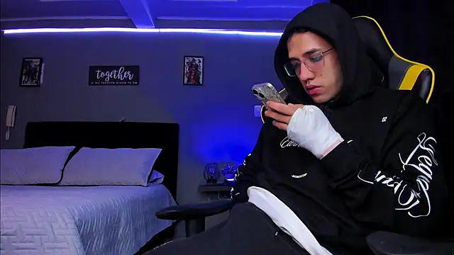 alexgiraldo   online show from November 2025 07:19:01 AM