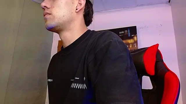 alexgiraldo   online show from May 2026 12:01:02 PM