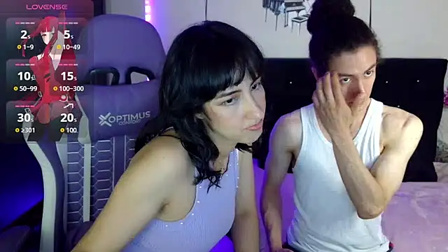 Snapshot of AvlieQueen chatting on February 2026 04:27:02 AM AvlieQueen online show from February 2026 04:27:02 AM