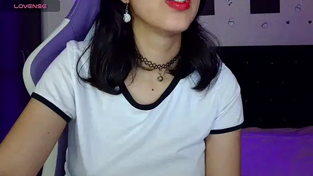 AvlieQueen online show from April 2026 07:46:01 AM