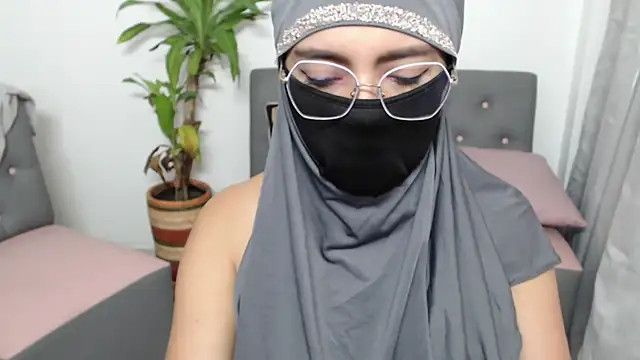 Snapshot of jade_nassar chatting on September 2025 09:07:02 PM jade nassar online show from September 2025 09:07:02 PM