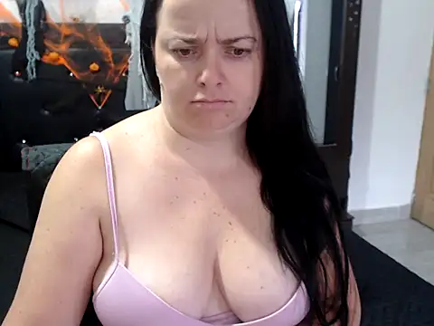 BrianaBarbes online show from October 2025 12:12:02 PM