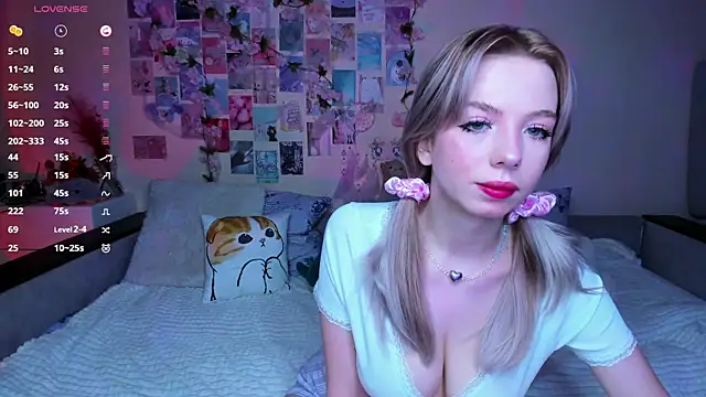 CortneyCane online show from November 2025 07:27:01 PM