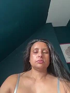 Angelaarayexx online show from April 2026 08:52:02 AM