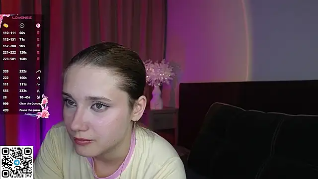 Snapshot of MistyFever chatting on October 2025 07:11:02 PM MistyFever online show from October 2025 07:11:02 PM