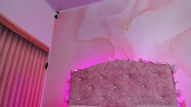 Mila grace  online show from October 2025 06:31:01 PM