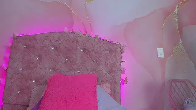 Mila grace  online show from October 2025 06:32:02 PM