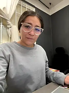 Snapshot of Alyha_Cortes chatting on January 2026 01:05:02 PM Alyha Cortes online show from January 2026 01:05:02 PM