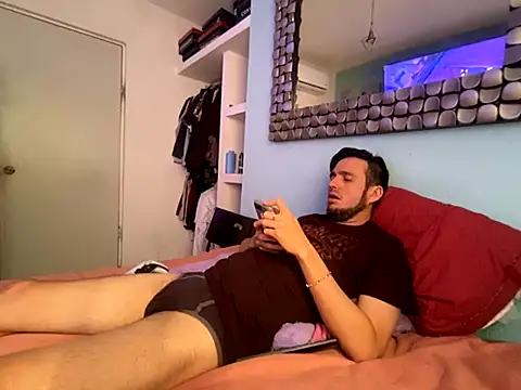 Alexitho25 online show from November 2025 08:33:02 PM