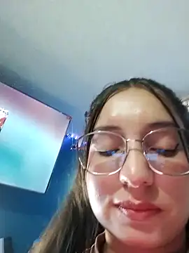 Mia   15 online show from September 2025 04:06:01 PM