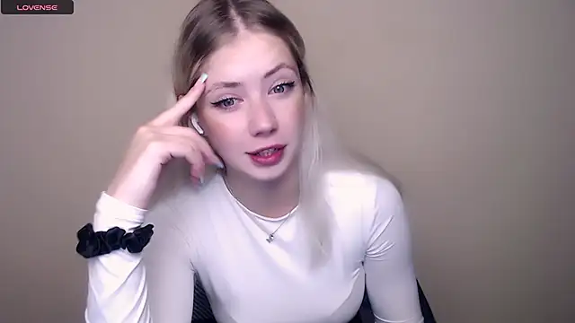 AliceHotty  online show from September 2025 06:24:02 AM