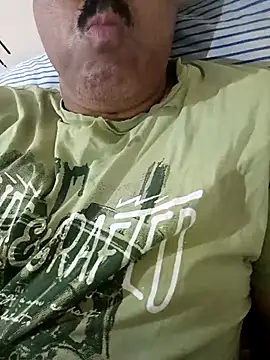 moonflower25 online show from November 2025 01:40:01 AM