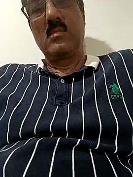 moonflower25 online show from November 2025 06:36:02 AM