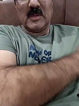 moonflower25 online show from December 2025 02:34:01 PM