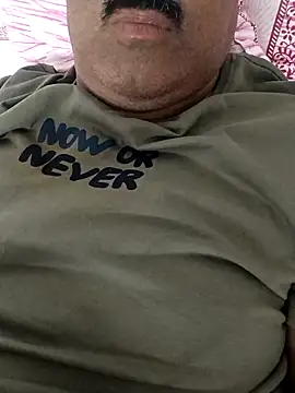 moonflower25 online show from February 2026 04:27:02 PM