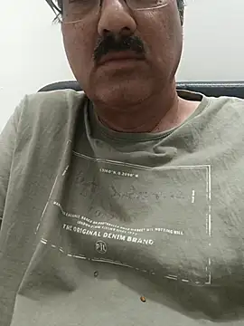 moonflower25 online show from March 2026 01:39:02 PM