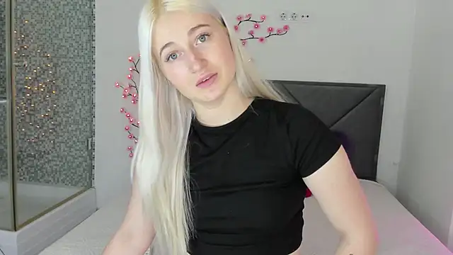 HollyTailors online show from February 2026 01:21:02 PM