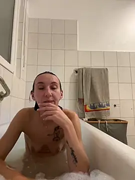 Snapshot of Emilia_Mausi chatting on October 2025 07:22:02 PM Emilia Mausi online show from October 2025 07:22:02 PM