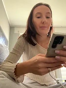 Snapshot of Emilia_Mausi chatting on October 2025 11:22:01 AM Emilia Mausi online show from October 2025 11:22:01 AM