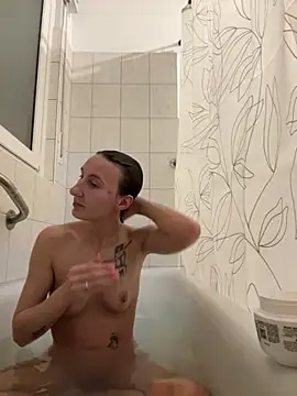 Snapshot of Emilia_Mausi chatting on November 2025 08:19:02 PM Emilia Mausi online show from November 2025 08:19:02 PM