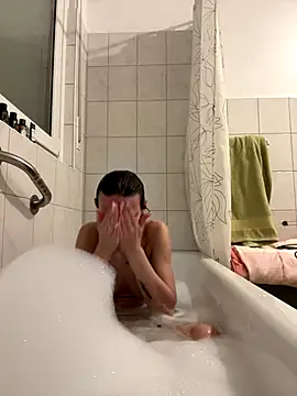 Snapshot of Emilia_Mausi chatting on December 2025 08:13:01 PM Emilia Mausi online show from December 2025 08:13:01 PM