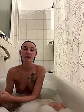 Snapshot of Emilia_Mausi chatting on December 2025 08:14:01 PM Emilia Mausi online show from December 2025 08:14:01 PM