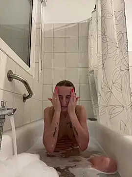 Snapshot of Emilia_Mausi chatting on January 2026 08:01:01 PM Emilia Mausi online show from January 2026 08:01:01 PM