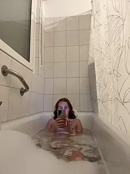 Snapshot of Emilia_Mausi chatting on January 2026 07:28:01 PM Emilia Mausi online show from January 2026 07:28:01 PM