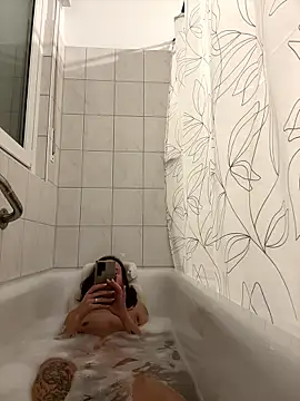 Snapshot of Emilia_Mausi chatting on January 2026 07:30:01 PM Emilia Mausi online show from January 2026 07:30:01 PM