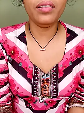 Rose-luckey online show from April 2026 03:39:01 PM