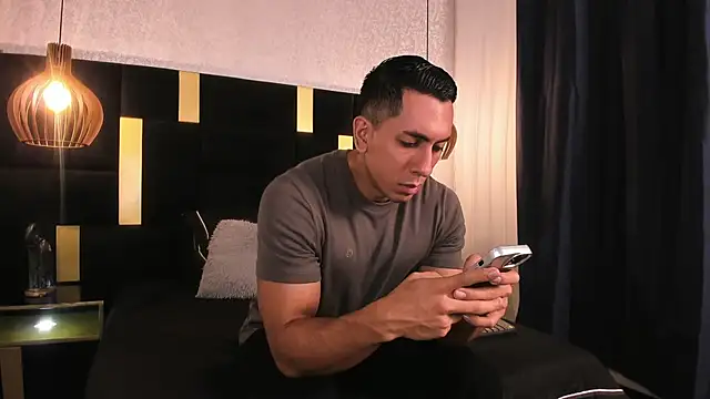 Lucio  Fox online show from April 2026 12:24:01 PM