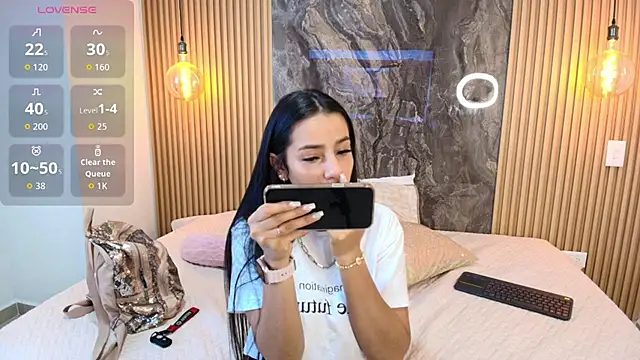 Snapshot of Alana-Jones chatting on September 2025 11:54:01 AM Alana-Jones online show from September 2025 11:54:01 AM