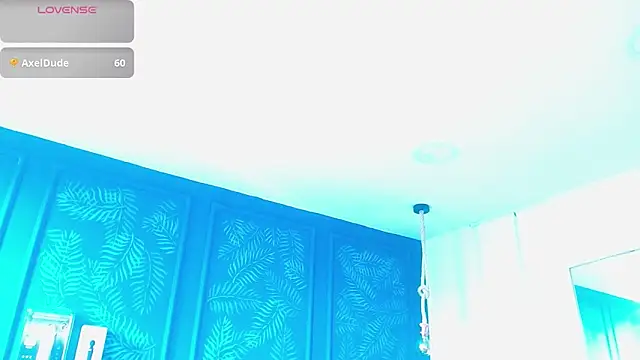 zohet kriss online show from March 2026 01:22:01 PM