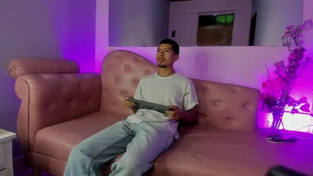 Snapshot of AxelAndJeremy chatting on September 2025 02:48:02 AM AxelAndJeremy online show from September 2025 02:48:02 AM