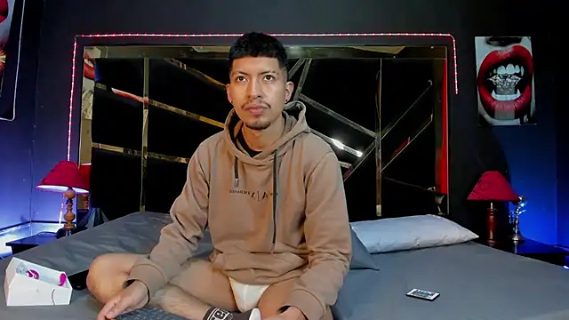 Snapshot of AxelAndJeremy chatting on November 2025 02:54:02 AM AxelAndJeremy online show from November 2025 02:54:02 AM