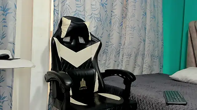 Snapshot of Felipe_Gonzales chatting on September 2025 12:53:01 PM Felipe Gonzales online show from September 2025 12:53:01 PM