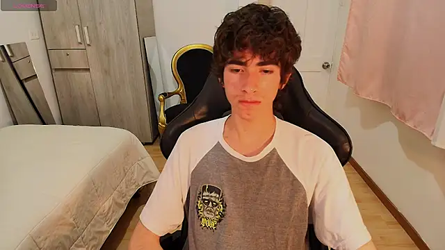 Nude Boy18 online show from September 2025 02:55:02 AM