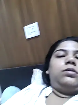 pari hotty online show from October 2025 08:37:01 AM