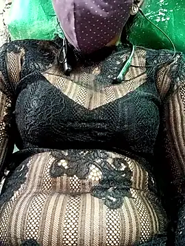 Taitanic143 online show from February 2026 06:44:02 PM