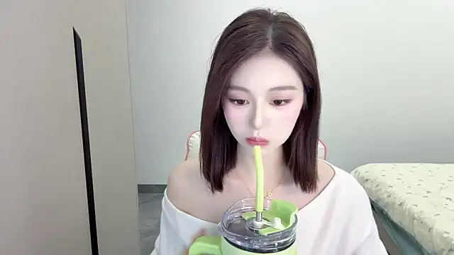 Snapshot of Cookie-oo chatting on October 2025 11:36:02 AM Cookie-oo online show from October 2025 11:36:02 AM