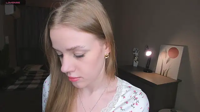 Snapshot of OdellaFrake chatting on November 2025 07:14:01 PM OdellaFrake online show from November 2025 07:14:01 PM