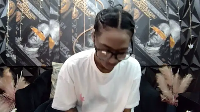 Snapshot of Lilmisbaddyxxx chatting on October 2025 05:43:02 PM Lilmisbaddyxxx online show from October 2025 05:43:02 PM