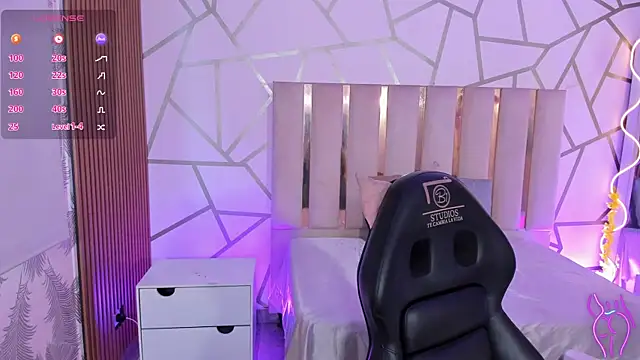 CYRUS TAY online show from April 2026 12:09:02 PM