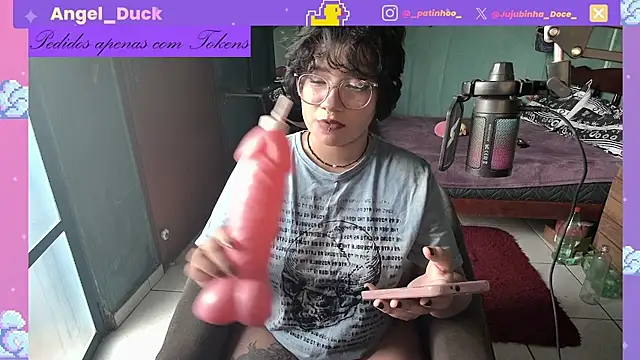 Angel Duck online show from February 2026 06:28:02 PM