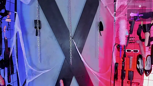 Snapshot of VictoryaLiah_BDSM chatting on October 2025 11:06:02 AM VictoryaLiah BDSM online show from October 2025 11:06:02 AM