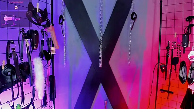 Snapshot of VictoryaLiah_BDSM chatting on November 2025 10:37:01 AM VictoryaLiah BDSM online show from November 2025 10:37:01 AM