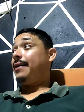 veronica and bryan online show from November 2025 12:46:01 AM